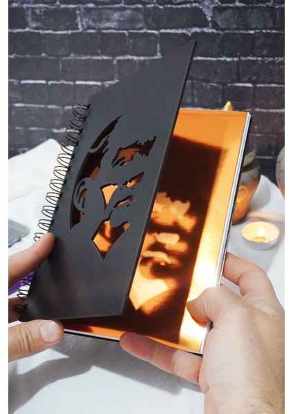 Mustafa Kemal Atatürk Siyah Ahşap Kapak Günlük Planlayıcı - Tarihsiz Planlama Defteri - A5 fiyatları