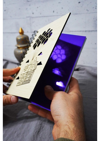 Uçan Balon Ev Ahşap Kapaklı Defter - Çizgisiz Defter - Günlük - Ajanda-Hediyelik-A5 Anı Defteri fiyatları