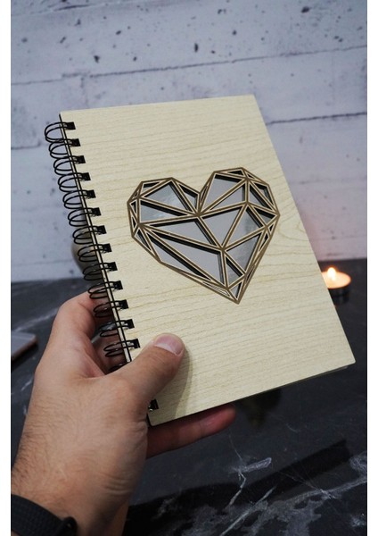 Kalp Temalı Ahşap Kapaklı Defter - Noktalı Defter - Ajanda - Okul Defteri (A5 - 120 Sayfa) modelleri