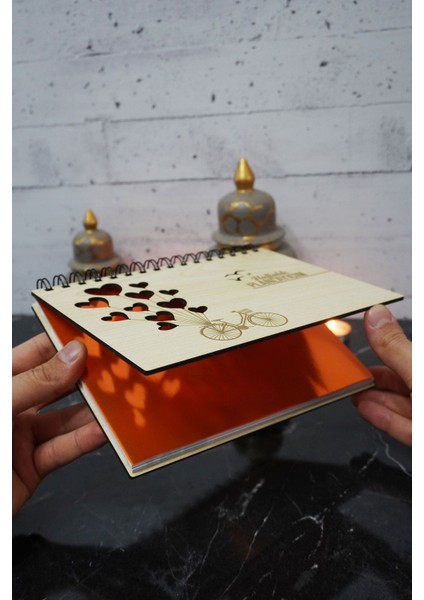 Balonlu Bisiklet Ahşap Plan Defteri - Süresiz Ajanda - Haftalık Planlayıcı (Tarihsiz Planlayıcı) A5 fiyatları