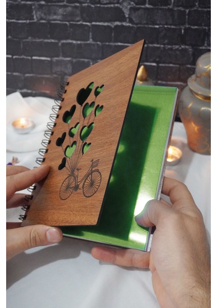 Bisiklet Balon Temalı Ahşap Kapaklı Defter - Kareli Defter - Ajanda - Okul Defteri (A5 - 120 Sayfa) fiyatları