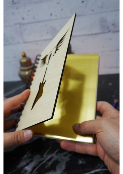 Gitar Kanat Temalı Ahşap Kapaklı Defter - Noktalı Defter - Ajanda - Okul Defteri (A5 - 120 Sayfa) fiyatları