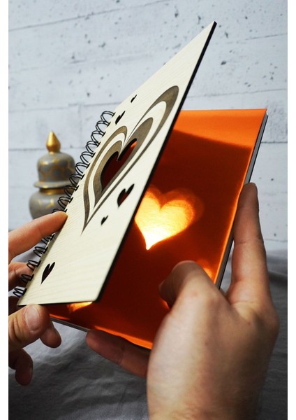 Kalp Desenli Ahşap Kapaklı Defter - Noktalı Defter - Ajanda - Okul Defteri (A5 - 120 Sayfa) fiyatları