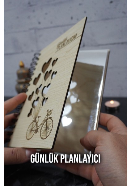 Bisiklet Kalp Balon Ahşap Plan Defteri - Tarihsiz Ajanda - Günlük Planlayıcı (Planlama Defteri) A5 fiyatları