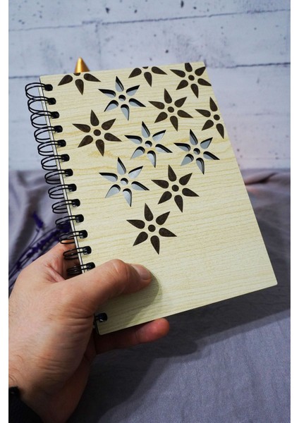 Çiçek Desenli Ahşap Kapaklı Defter - Kareli Defter - Ajanda - Okul Defteri (A5 - 120 Sayfa) modelleri