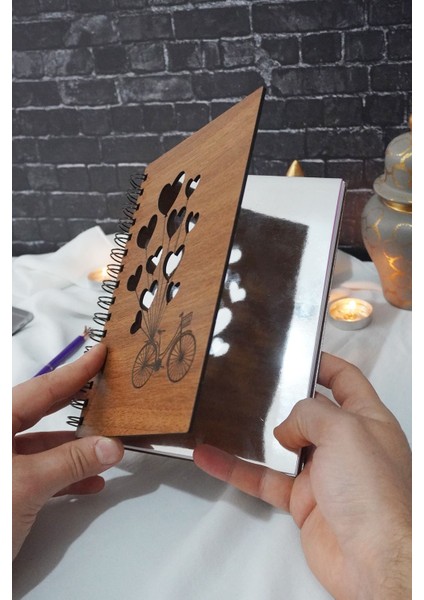 Bisiklet Balon Temalı Ahşap Kapaklı Defter - Kareli Defter - Ajanda - Okul Defteri (A5 - 120 Sayfa) fiyatları