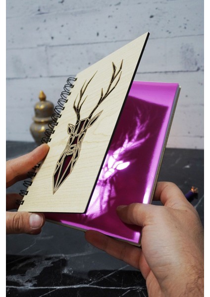 Geyik Figürlü Ahşap Kapaklı Defter - Çizgili Defter - Ajanda - Okul Defteri (A5 - 120 Sayfa) fiyatları
