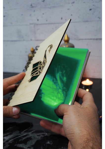 Kuğu Figürlü Ahşap Kapaklı Defter - Çizgisiz Defter - Günlük - Ajanda- A5 Anı Defteri fiyatları