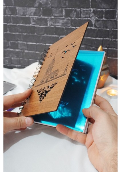 Kız Kulesi Temalı Ahşap Kapaklı Defter - Kareli Defter - Ajanda - Okul Defteri (A5 - 120 Sayfa) fiyatları