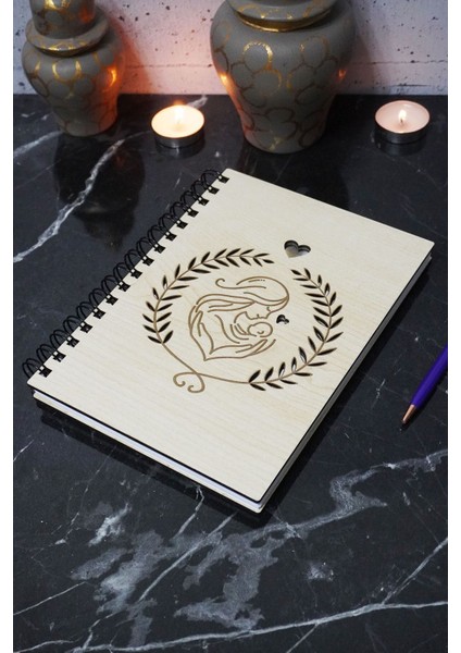 Anne Bebek Desenli Ahşap Kapaklı Defter - Çizgisiz Defter -Bebek Hatıra Defteri- A5 Anı Defteri