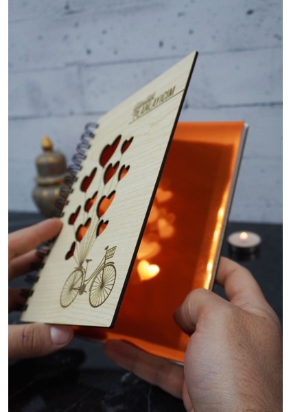 Bisiklet Kalp Balon Ahşap Plan Defteri - Süresiz Ajanda - Günlük Planlayıcı (Planlama Defteri) A5 fiyatları