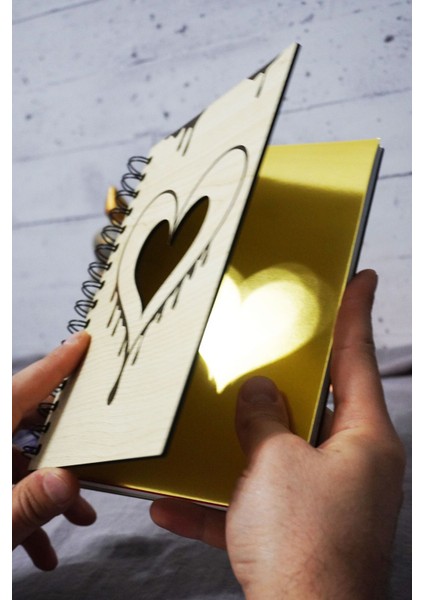 Kalp Desenli Ahşap Kapaklı Defter - Kareli Defter - Ajanda - Okul Defteri (A5 - 120 Sayfa) fiyatları