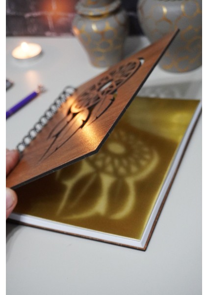 Rüya Kapanı Temalı Ahşap Kapaklı Defter - Çizgili Defter - Ajanda - Okul Defteri (A5 - 120 Sayfa) modelleri