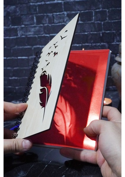 Kuş Tüy Temalı Ahşap Kapaklı Defter - Çizgili Defter - Ajanda - Okul Defteri (A5 - 120 Sayfa) fiyatları