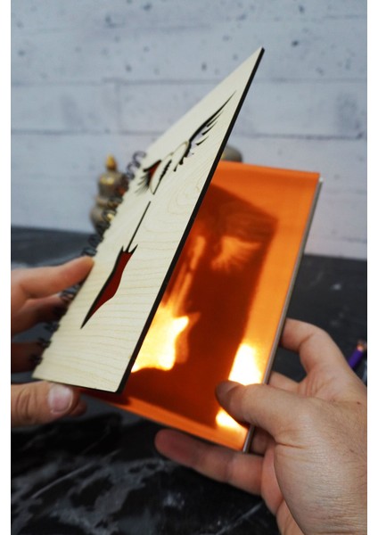 Gitar Kanat Temalı Ahşap Kapaklı Defter - Çizgili Defter - Ajanda - Okul Defteri (A5 - 120 Sayfa) fiyatları