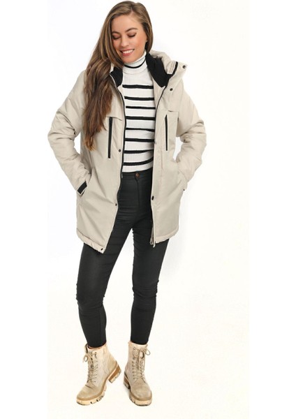 Kadın Polarlı Kürklü Su ve Rüzgar Geçirmez Kapüşonlu Kışlık Mont & Kaban & Parka indirimleri