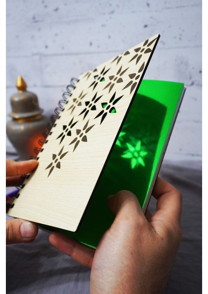 Çiçek Desenli Ahşap Kapaklı Defter - Kareli Defter - Ajanda - Okul Defteri (A5 - 120 Sayfa) fiyatları