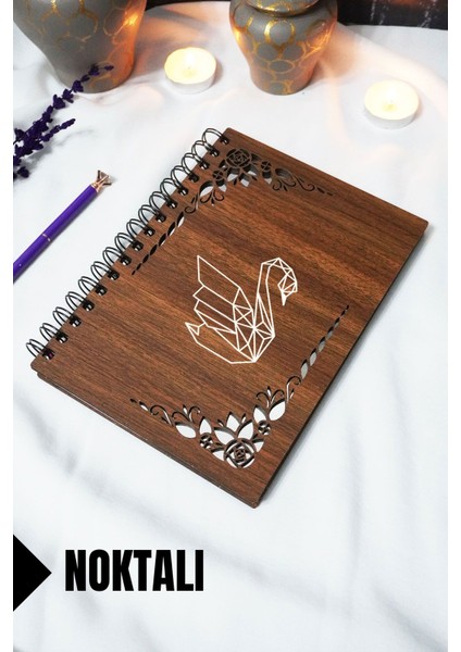 Kuğu Ahşap Kapaklı Defter - Noktalı Defter - 60 Yaprak (120 Sayfa) - A5 15X21 cm