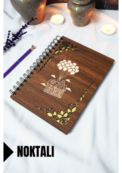 Uçan Ev Ahşap Kapaklı Spiralli Okul Defteri - Noktalı Defter - 60 Yaprak (120 Sayfa) - A5 15X21 cm