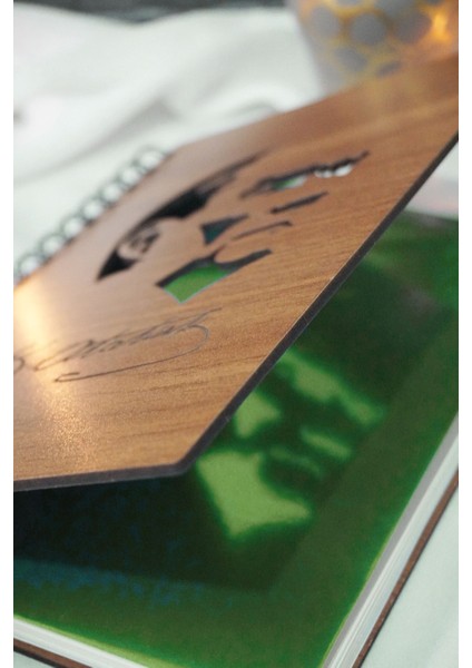 Atatürk Temalı Ahşap Kapaklı Defter - Kareli Defter - Ajanda - Okul Defteri (A5 - 120 Sayfa) modelleri
