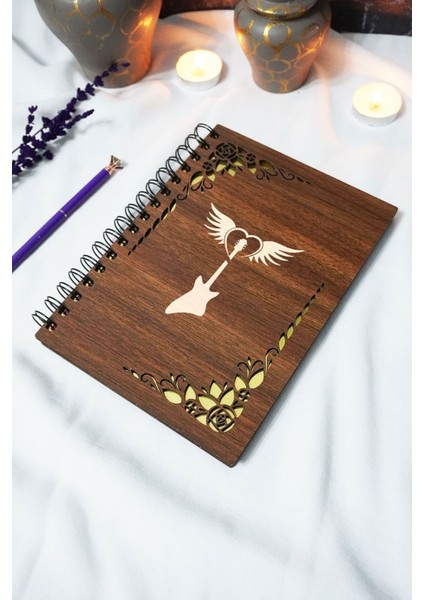 Gitar Ahşap Kapaklı Spiralli Okul Defteri - Çizgisiz Defter - 60 Yaprak (120 Sayfa) - A5 15X21 cm