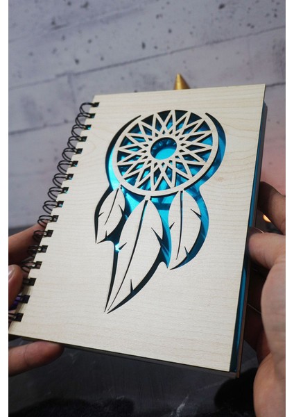 Rüya Kapanı Temalı Ahşap Kapaklı Defter - Çizgili Defter - Ajanda - Okul Defteri (A5 - 120 Sayfa) modelleri