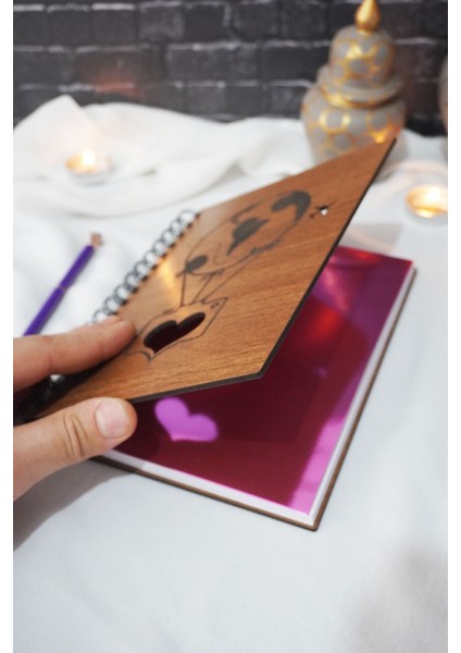 Uçan Balon Temalı Ahşap Kapaklı Defter - Kareli Defter - Ajanda - Okul Defteri (A5 - 120 Sayfa) fiyatları