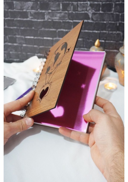 Uçan Balon Temalı Ahşap Kapaklı Defter - Kareli Defter - Ajanda - Okul Defteri (A5 - 120 Sayfa) modelleri
