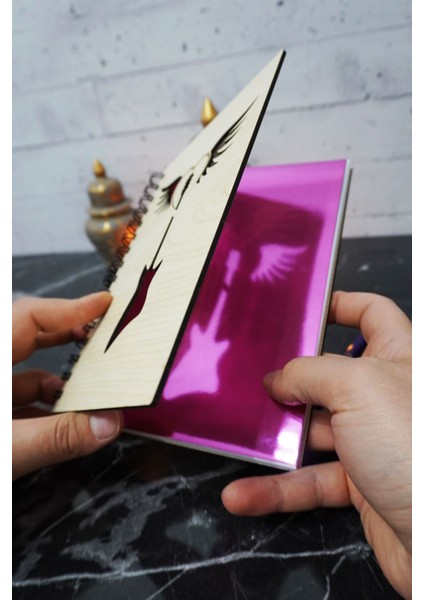 Gitar Kanat Temalı Ahşap Kapaklı Defter - Çizgili Defter - Ajanda - Okul Defteri (A5 - 120 Sayfa) fiyatları