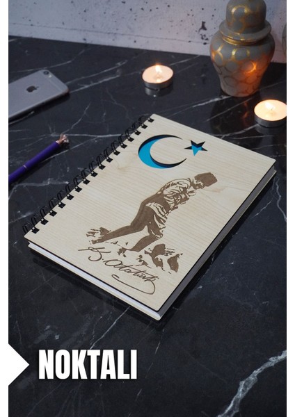 Kemal Atatürk Temalı Ahşap Kapaklı Defter - Noktalı Defter - Ajanda - Okul Defteri (A5 - 120 Sayfa)