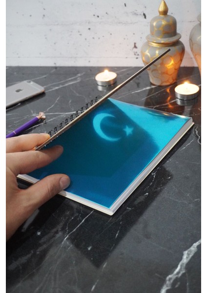 Kemal Atatürk Temalı Ahşap Kapaklı Defter - Noktalı Defter - Ajanda - Okul Defteri (A5 - 120 Sayfa) fiyatları