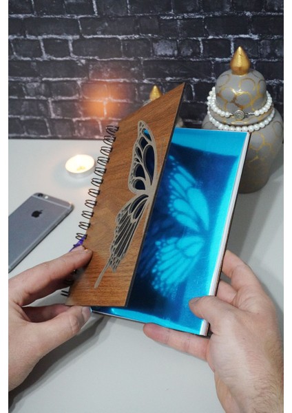 Kelebek Temalı Ahşap Kapaklı Defter - Çizgili Defter - Ajanda - Okul Defteri (A5 - 120 Sayfa) fiyatları