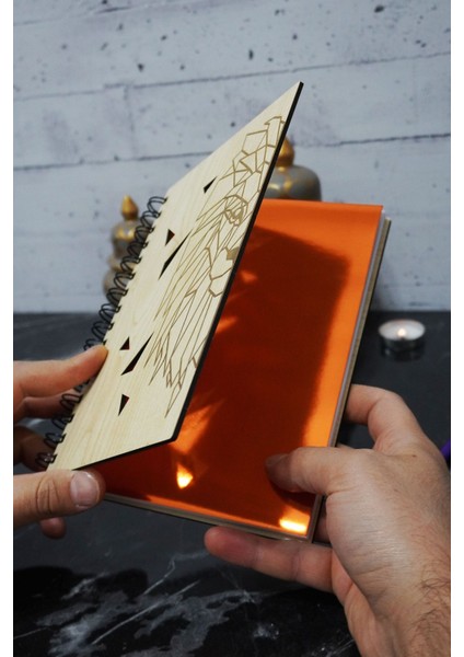 Aslan Temalı Ahşap Kapaklı Defter - Çizgili Defter - Ajanda - Okul Defteri (A5 - 120 Sayfa) fiyatları