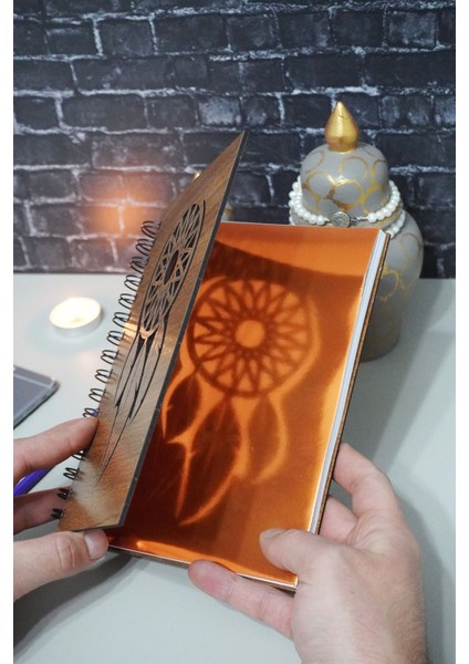 Rüya Kapanı Temalı Ahşap Kapaklı Defter - Çizgili Defter - Ajanda - Okul Defteri (A5 - 120 Sayfa) fiyatları