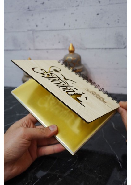 Istanbul Ahşap Plan Defteri - Tarihsiz Ajanda - Haftalık Planlayıcı (Süresiz Planlama Defteri) A5 fiyatları