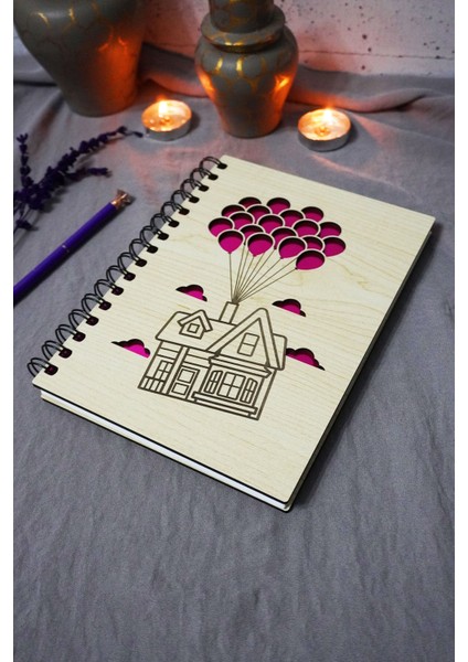 Uçan Balon Ev Ahşap Kapaklı Defter - Çizgisiz Defter - Günlük - Ajanda-Hediyelik-A5 Anı Defteri