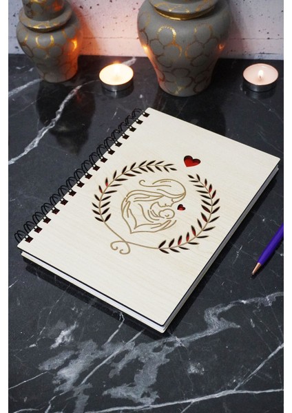 Anne Bebek Temalı Ahşap Kapaklı Defter - Çizgisiz Defter -Bebek Hatıra Defteri- A5 Anı Defteri