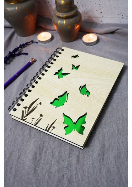 Kelebek Desenli Ahşap Kapaklı Çizgisiz Defter - Günlük - Hediyelik - A5 Anı Defteri (120 Sayfa)