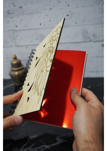 Aslan Temalı Ahşap Kapaklı Defter - Çizgili Defter - Ajanda - Okul Defteri (A5 - 120 Sayfa) fiyatları