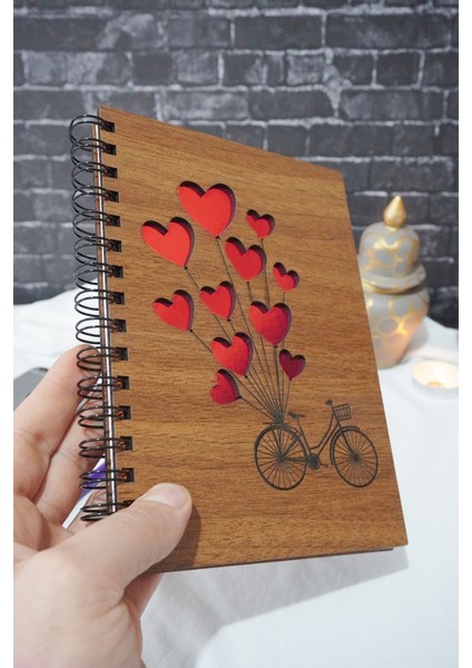 Bisiklet Balon Temalı Ahşap Kapaklı Defter - Kareli Defter - Ajanda - Okul Defteri (A5 - 120 Sayfa) modelleri