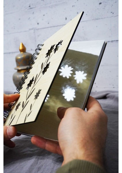 Çiçek Desenli Ahşap Kapaklı Defter - Kareli Defter - Ajanda - Okul Defteri (A5 - 120 Sayfa) fiyatları