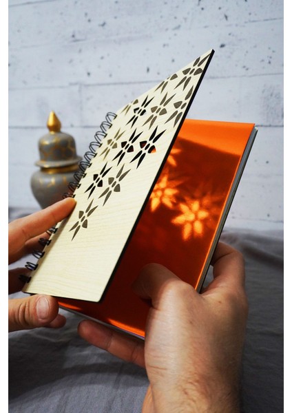 Çiçek Desenli Ahşap Kapaklı Defter - Çizgili Defter - Ajanda - Okul Defteri (A5 - 120 Sayfa) fiyatları