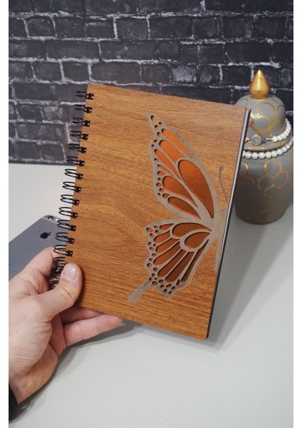 Kelebek Temalı Ahşap Kapaklı Defter - Kareli Defter - Ajanda - Okul Defteri (A5 - 120 Sayfa) modelleri