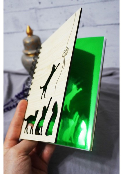Kedi Desenli Ahşap Kapaklı Defter - Çizgili Defter - Ajanda - Okul Defteri (A5 - 120 Sayfa) fiyatları