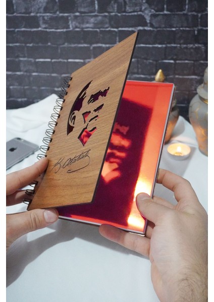 Kemal Atatürk Temalı Ahşap Kapaklı Defter - Çizgili Defter - Ajanda - Okul Defteri (A5 - 120 Sayfa) fiyatları