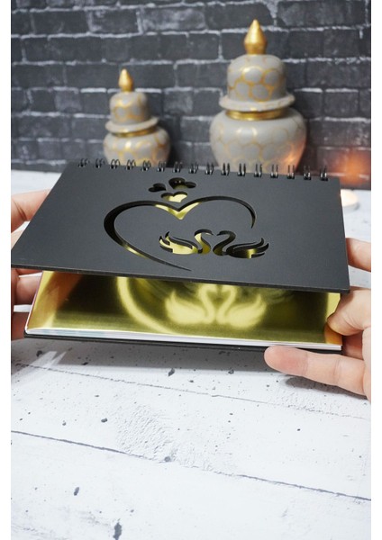 A5 Kuğu Aşk Tasarım Siyah Ahşap Plan Defteri - Tarihsiz Ajanda - Haftalık Planlayıcı fiyatları