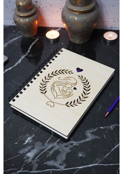 Anne Bebek Temalı Ahşap Kapaklı Defter - Çizgisiz Defter - Günlük - A5 Anı Defteri