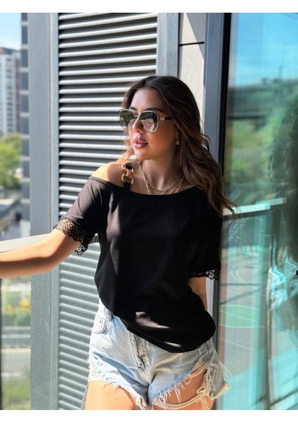 Kadın Tek Omuzu Askılı Kısa Kollu Toka Detaylı Dantelli Viskon Bluz