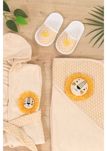 Erkek Bebek Aslan Işemeli Lüks Bornoz Takımı Havlu Seti Organik % 100 Pamuk Kumaş 0- 2 Yaş STL7054 fırsatları