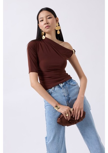 Aksesuar Detay Cutout Bluz